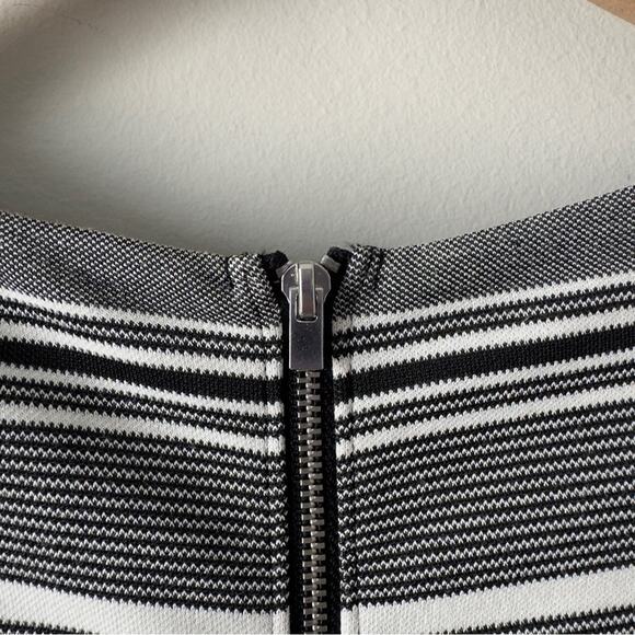 Express Gray and White striped Sheath Midi Dress V-Neck Cap Sleeves zip up slit - Picture 7 of 13